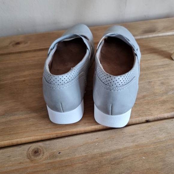 Clarks artisan grey slip On Trainers uk 5.5 - Picture 4 of 7